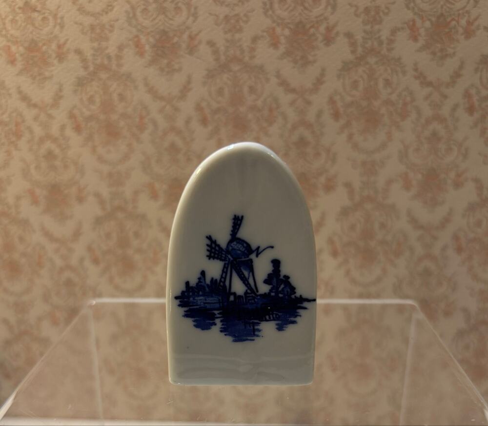 Blue and White Bone China Iron Toothpick Holder/Shaker